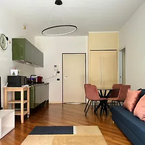 Appartamento La Casa Di Charlie - Stazione, Milano